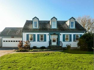6 Mary Jane Ln, Newport, RI 02840