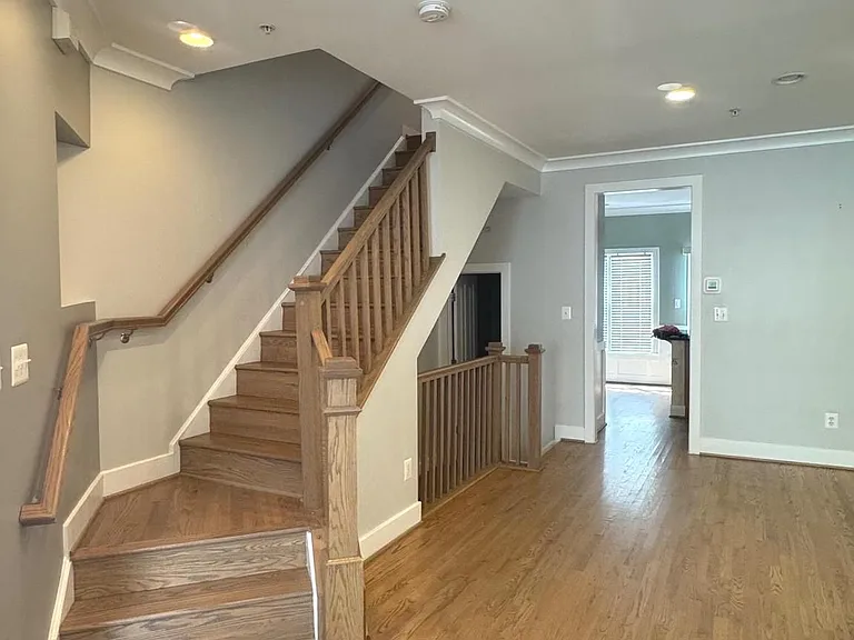 1322 N Danville St — Photo 4