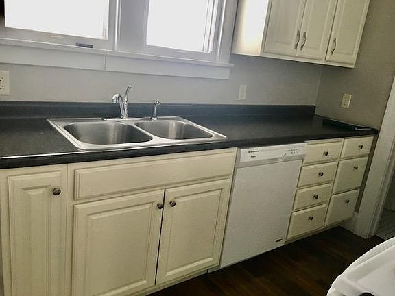 2nd image of 808 S Park St