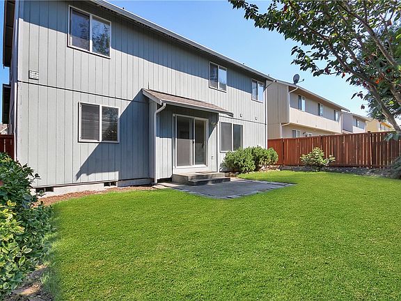 4th image of 8926 188th St E