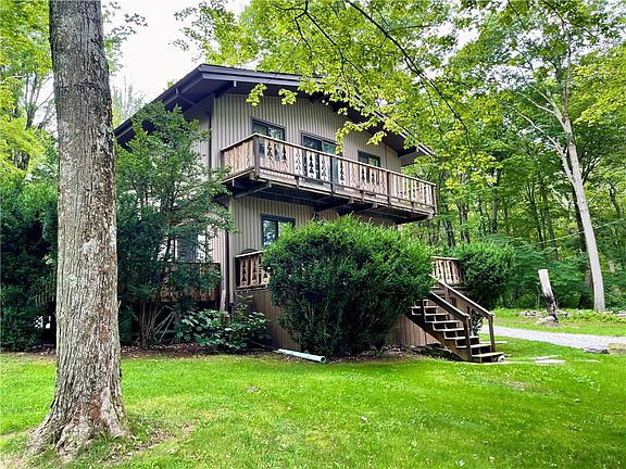3rd image of 204 Alpine Rd
