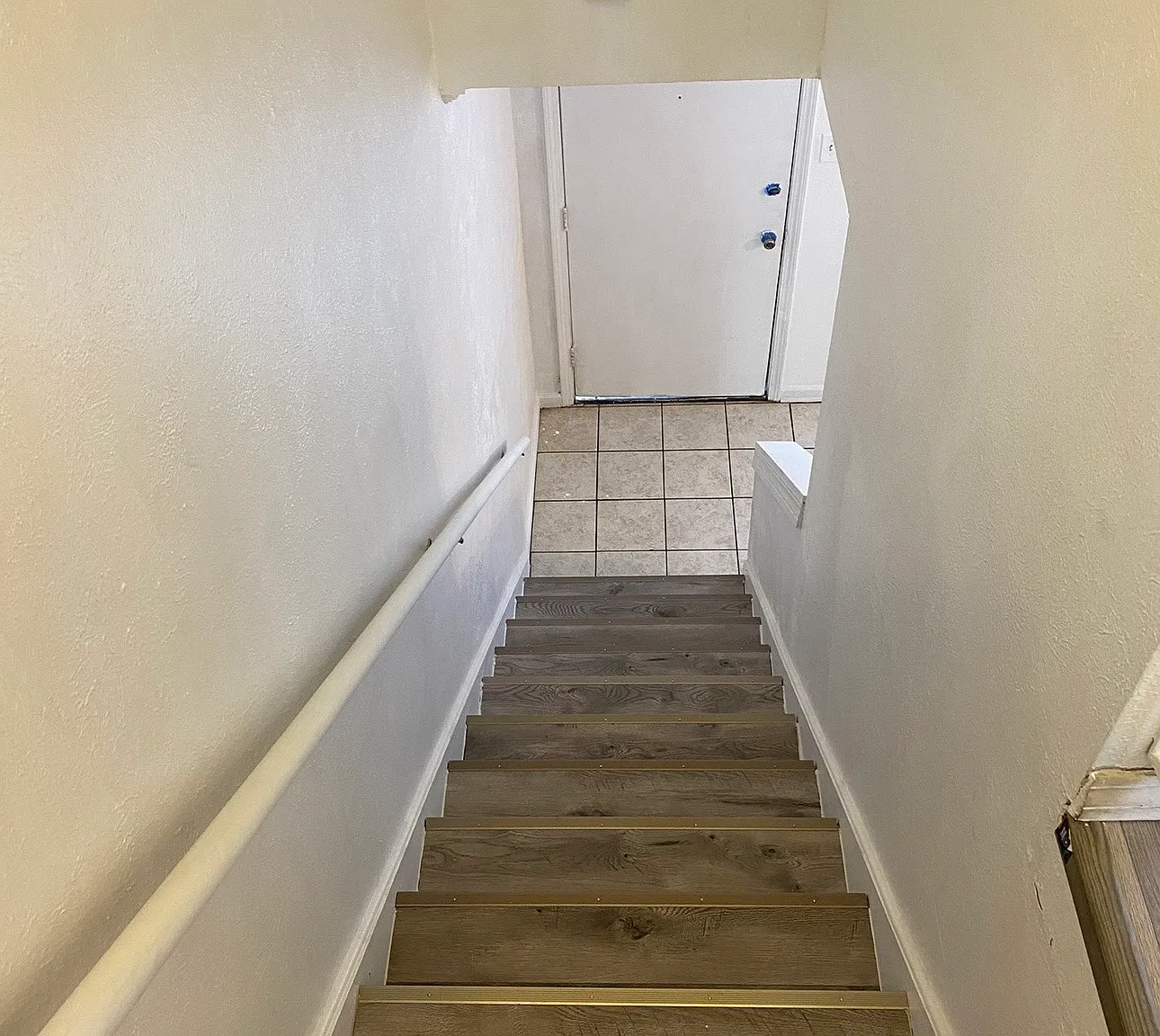 2 bed, 1.5 bath, 1100 sqft, $1,200 — Photo 3