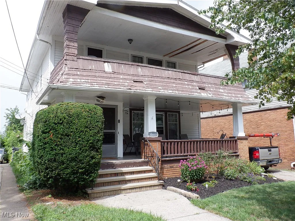 5106 Gifford Ave photo 1