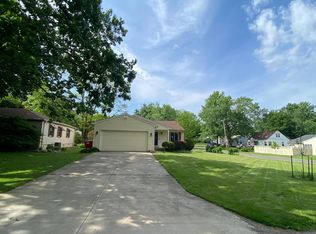 1413 W White St, Champaign, IL 61821