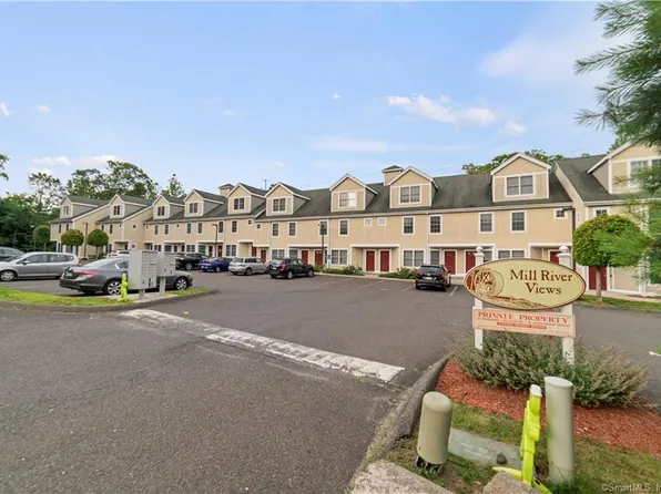 793 Federal Road #8, Brookfield, CT 06804