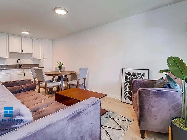 14235 Vanowen St #6 — Photo 5