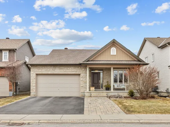 15 York Cross, Russell, ON K4R 0C4