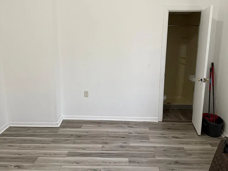 1009 N Irving Ave — Photo 1