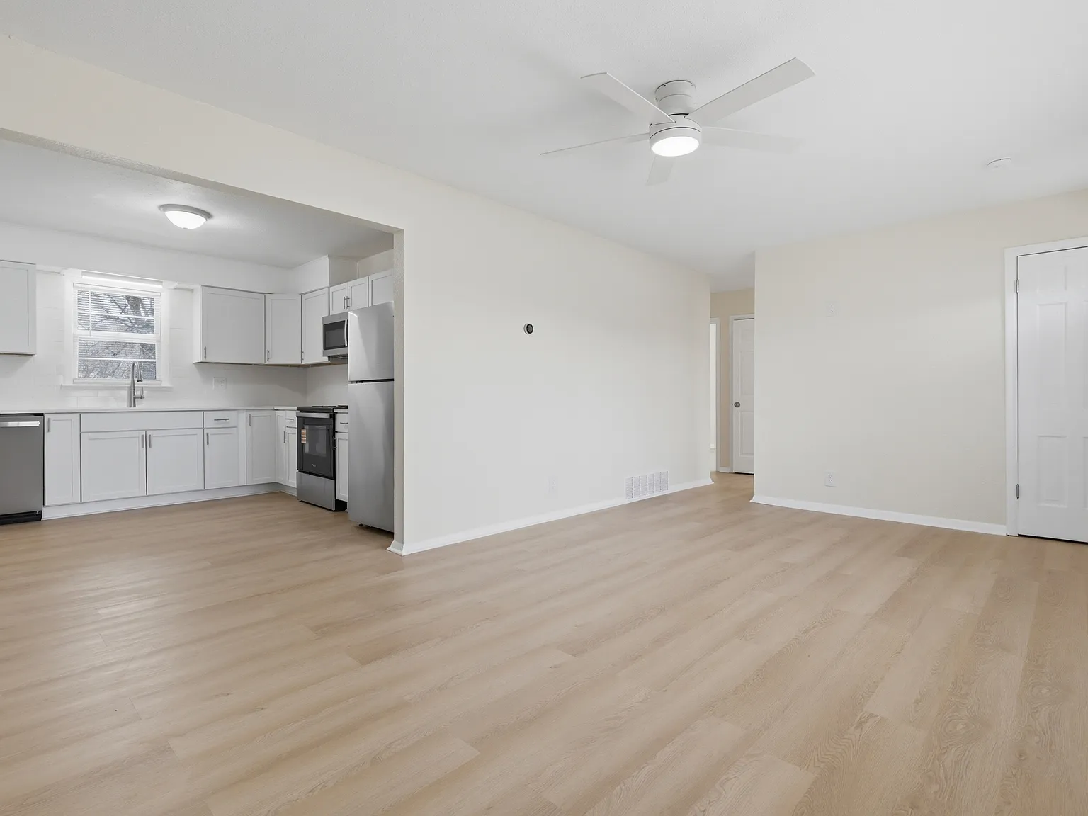 3 bed, 1248 sqft, $1,850 — Photo 4