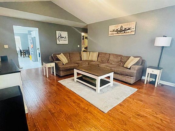 3rd image of 79 Holli Ln