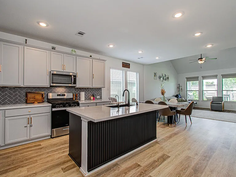 4722 Crest Hill Dr — Photo 10