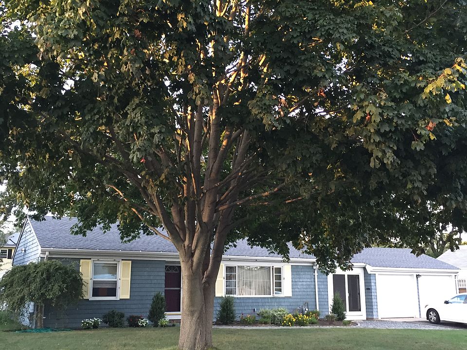 1st image of 83 Weetamoe Dr
