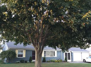 83 Weetamoe Dr, Warwick, RI 02888