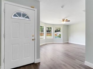 1404 E 9th Ave #R, Mount Dora, FL 32757