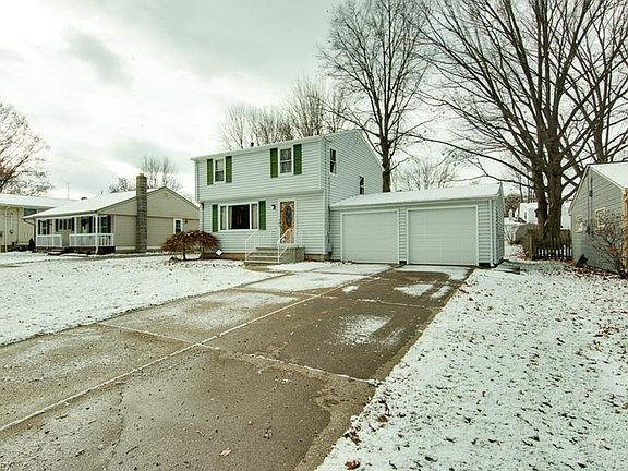 2nd image of 42873 Woodhill Dr