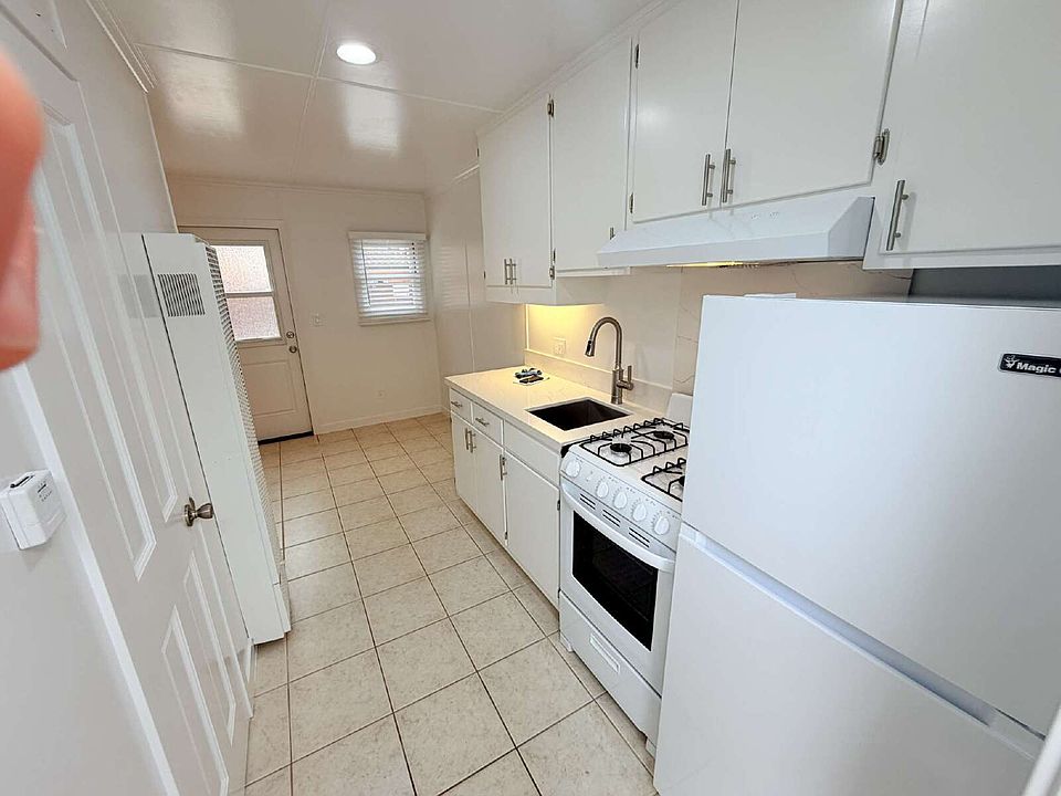 1st image of 5075 Niagara Ave APT 4