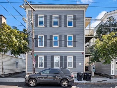 131 Derby St APT 3R, Salem, MA, 01970
