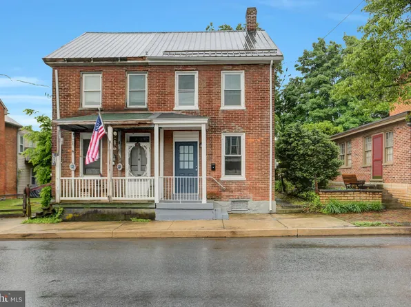 124 S Carlisle St, Greencastle, PA 17225