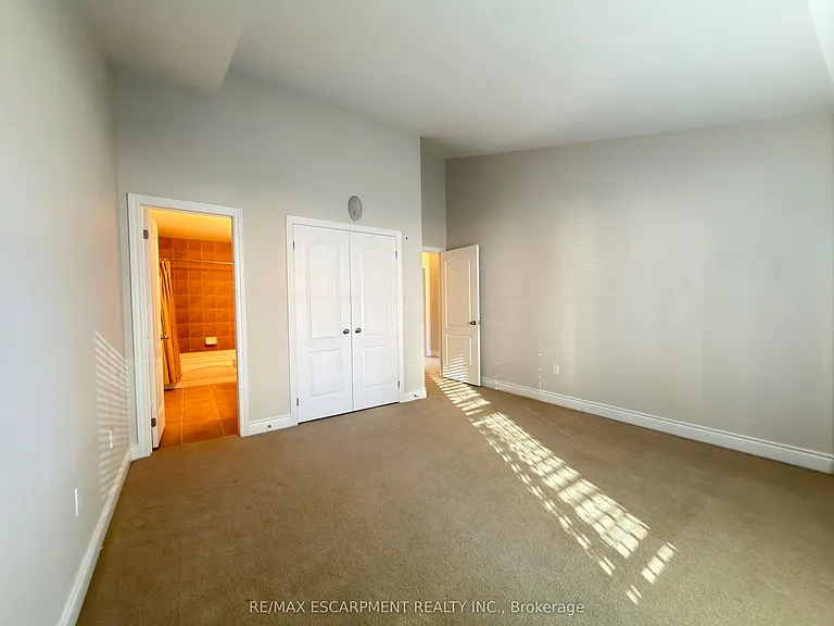 2085 Pine St — Photo 18