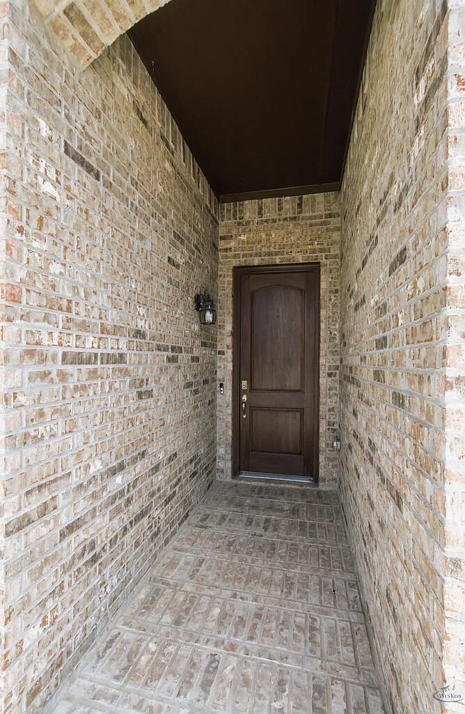 4 bed, 3.0 bath, 2491 sqft, $3,700 — Photo 4