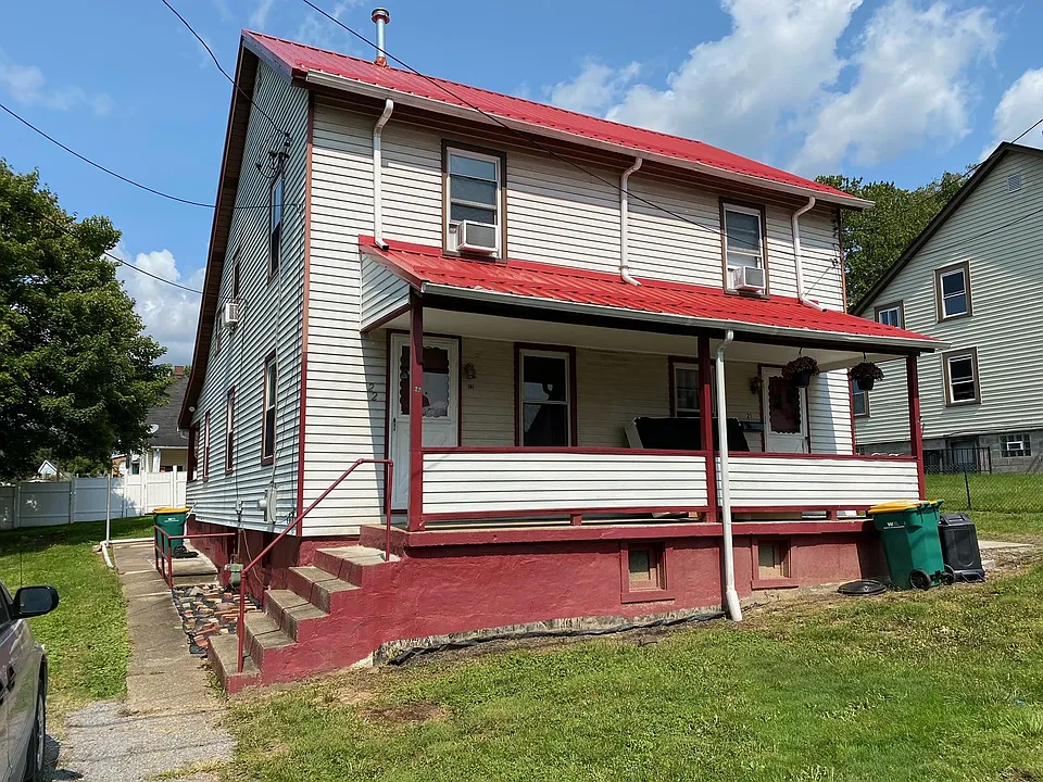 22 Ring St