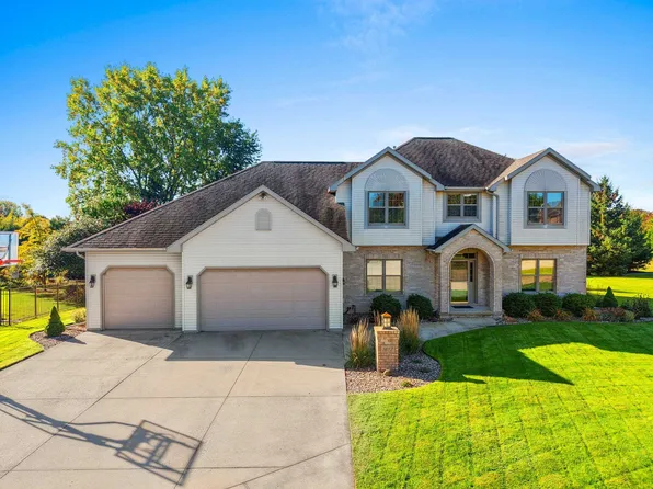 1477 Wexford Ln, Green Bay, WI 54313