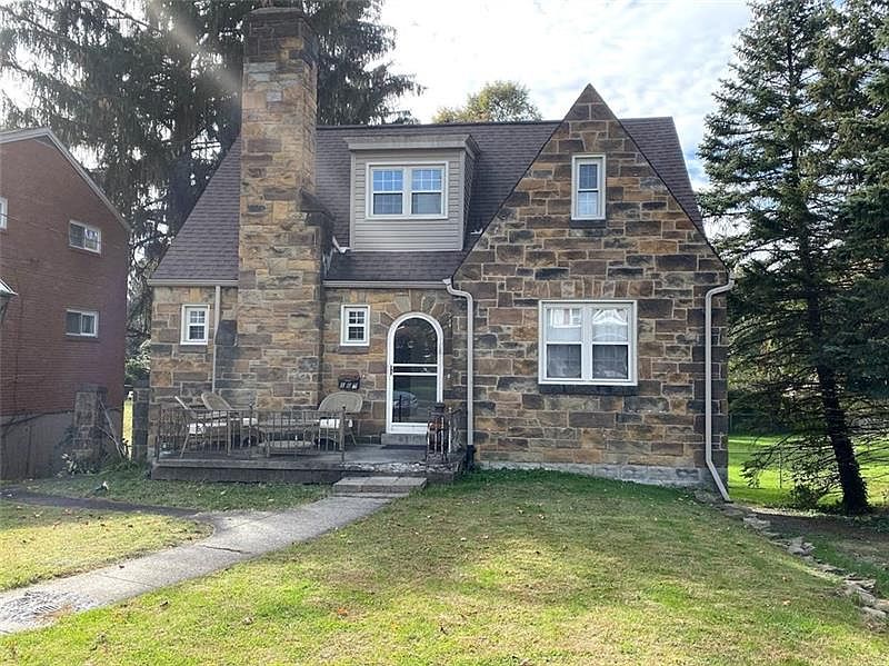 1st image of 105 Linshaw Ave