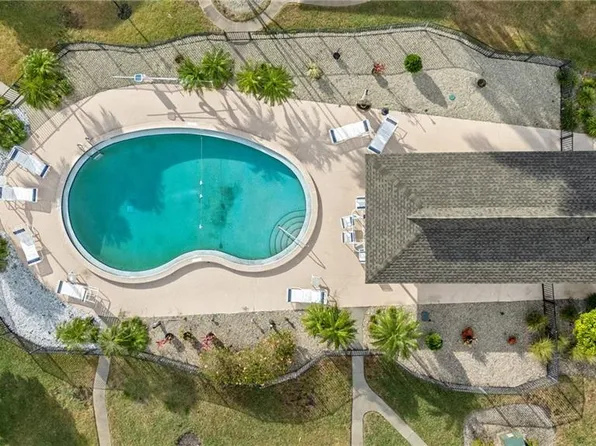 180 Cypress WAY E #F137, NAPLES, FL 34110