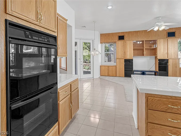 3131 Surf Spray St — Photo 16
