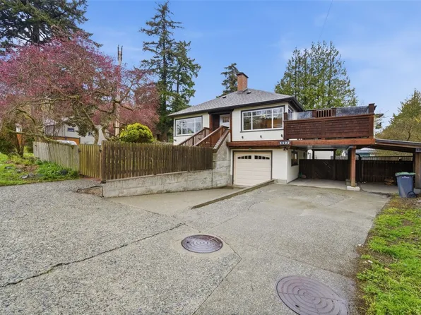 1122 Old Esquimalt Rd, Esquimalt, BC V9A 4X5