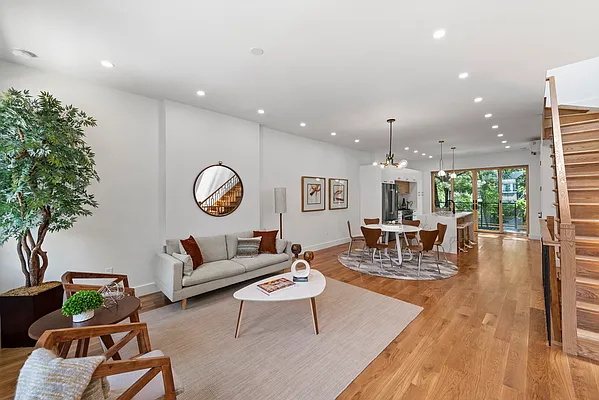 Sold by Nest Seekers International | media 2