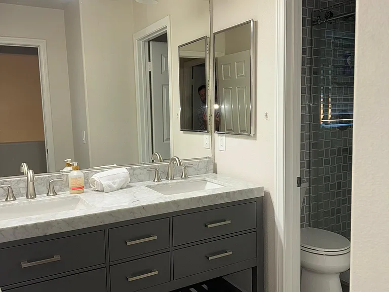 394 Plaza Toluca — Photo 11