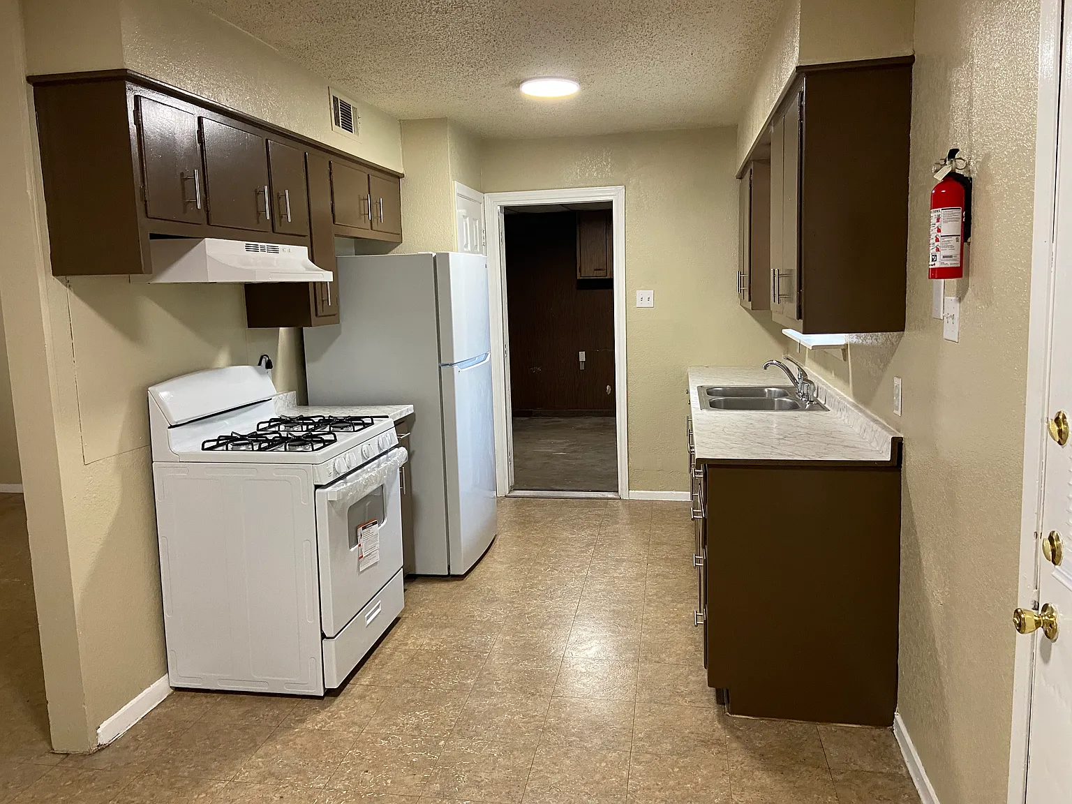 3 bed, 1024 sqft, $1,325 — Photo 4