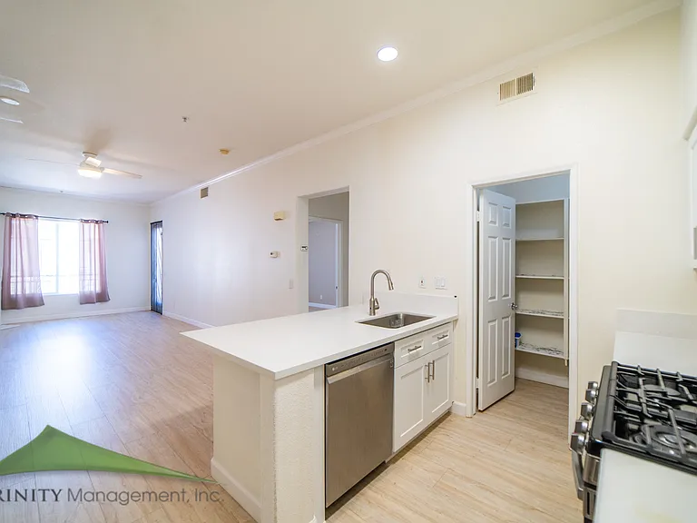 12360 Carmel Country Rd #304 — Photo 4