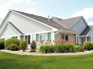 2126 Rolling Green Ln, North Mankato, MN 56003