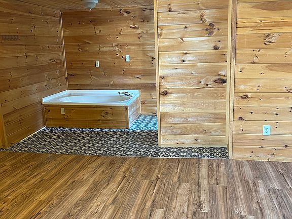 2nd image of 24 Orange St APT 1