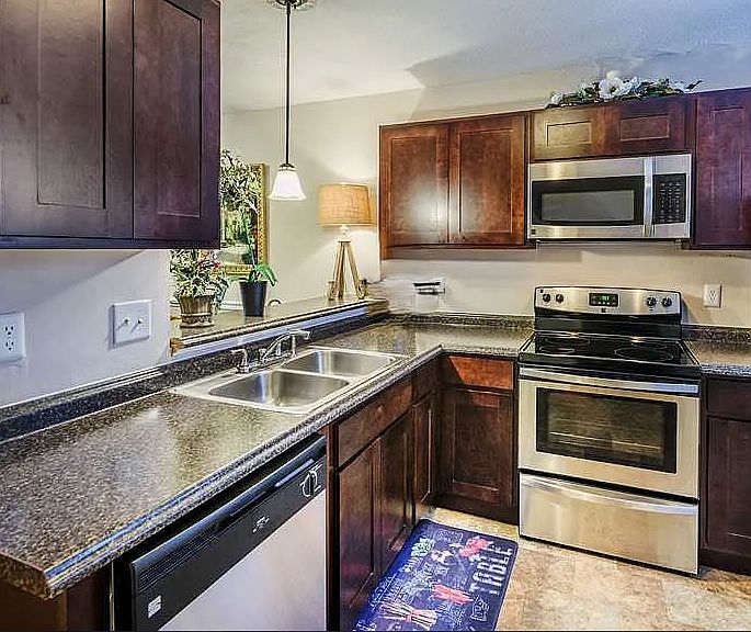 1st image of 123 W Maple St APT B-20
