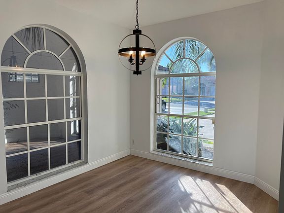 4th image of 209 Saratoga Blvd E