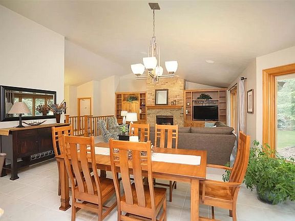 5th image of 2815 Parkwood Dr