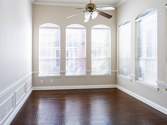 2nd image of 1218 Bridgeway Ln
