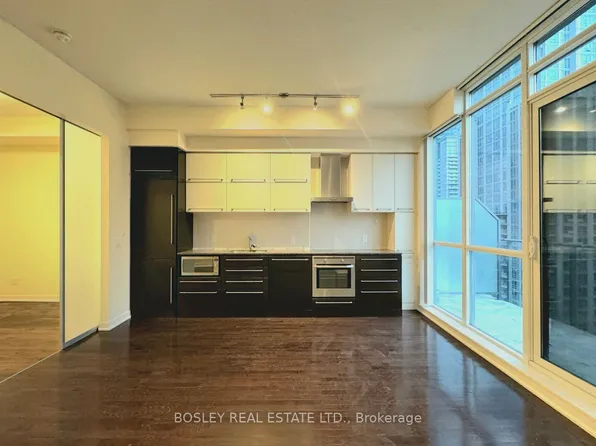 770 Bay St, Toronto, ON