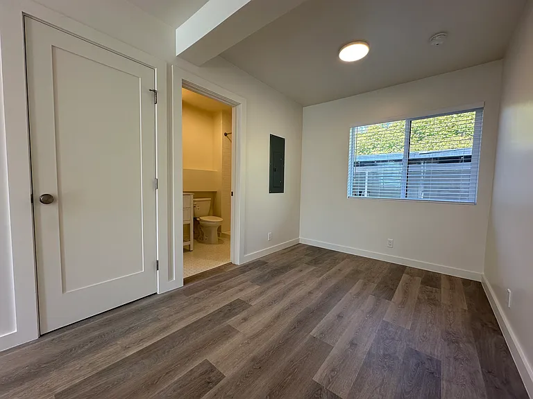 111 N La Cumbre Rd #20 — Photo 1