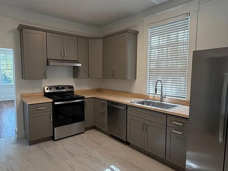 537 Maupas Ave #1 — Photo 21