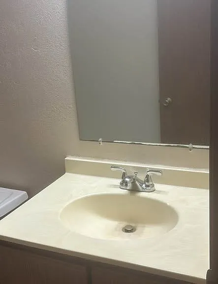306 Waters Edge Dr — Photo 1
