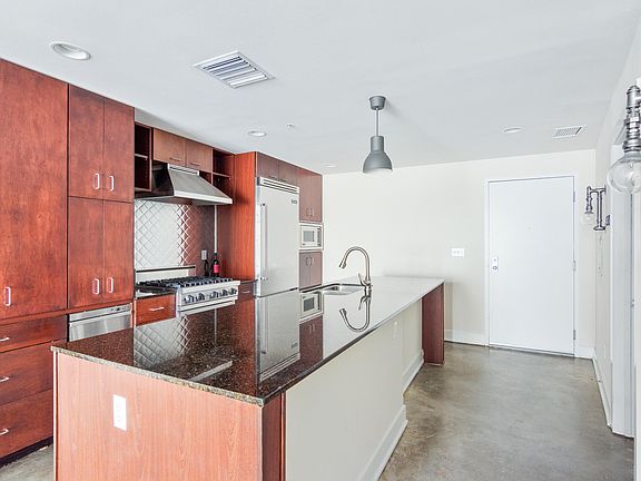 2nd image of 1120 E Kennedy Blvd Unit 728