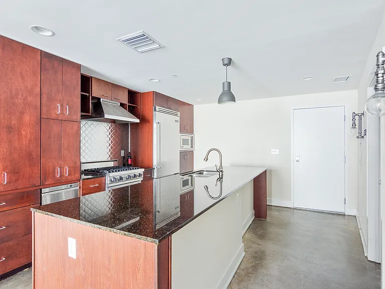 1120 E Kennedy Blvd #728 — Photo 2