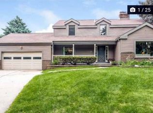 13 Round Hill Cir, Madison, WI 53717