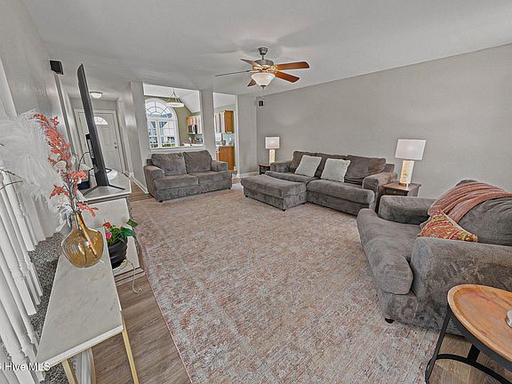 4th image of 636 Millbrooke Circle