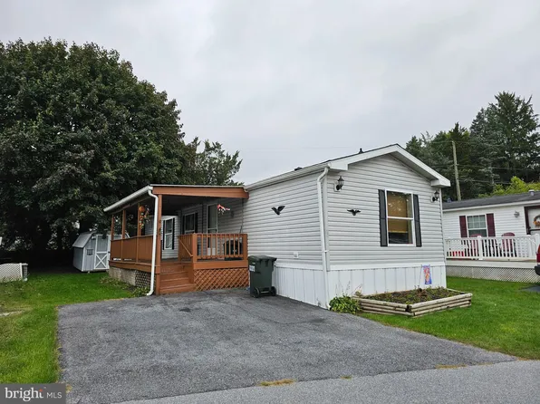 11 S Green Acres Cir Lot 11, Akron, PA 17501