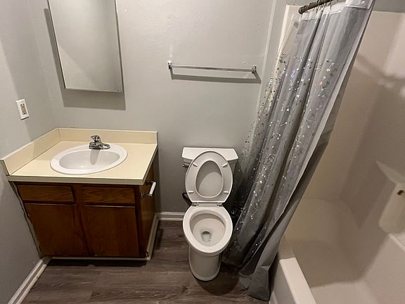5th image of 1621 Brook Forest Dr